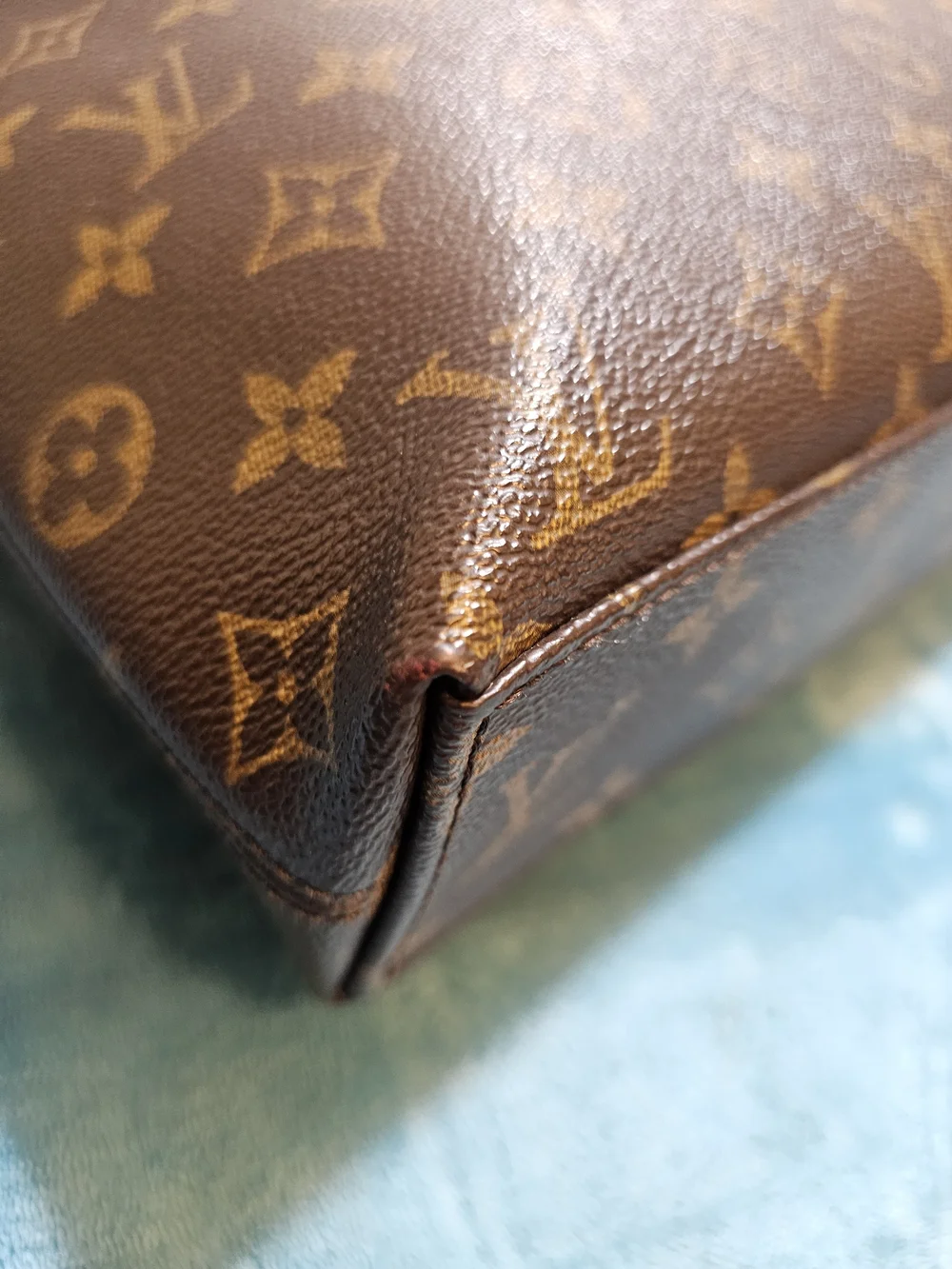 #58552- LV mono laptop size 14